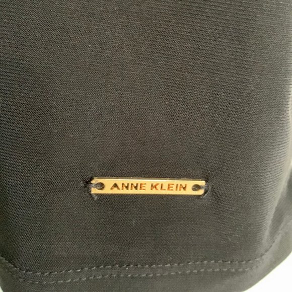 NWT Anna Klein M Polka dot sleeve top in black and white - Picture 5 of 5